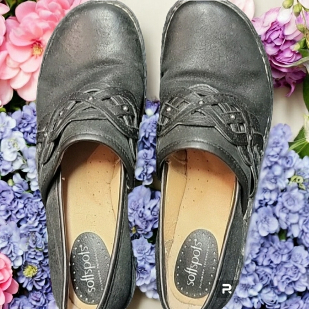 Softspots leather Clogs  Woman's Size 10 in excellent condition.